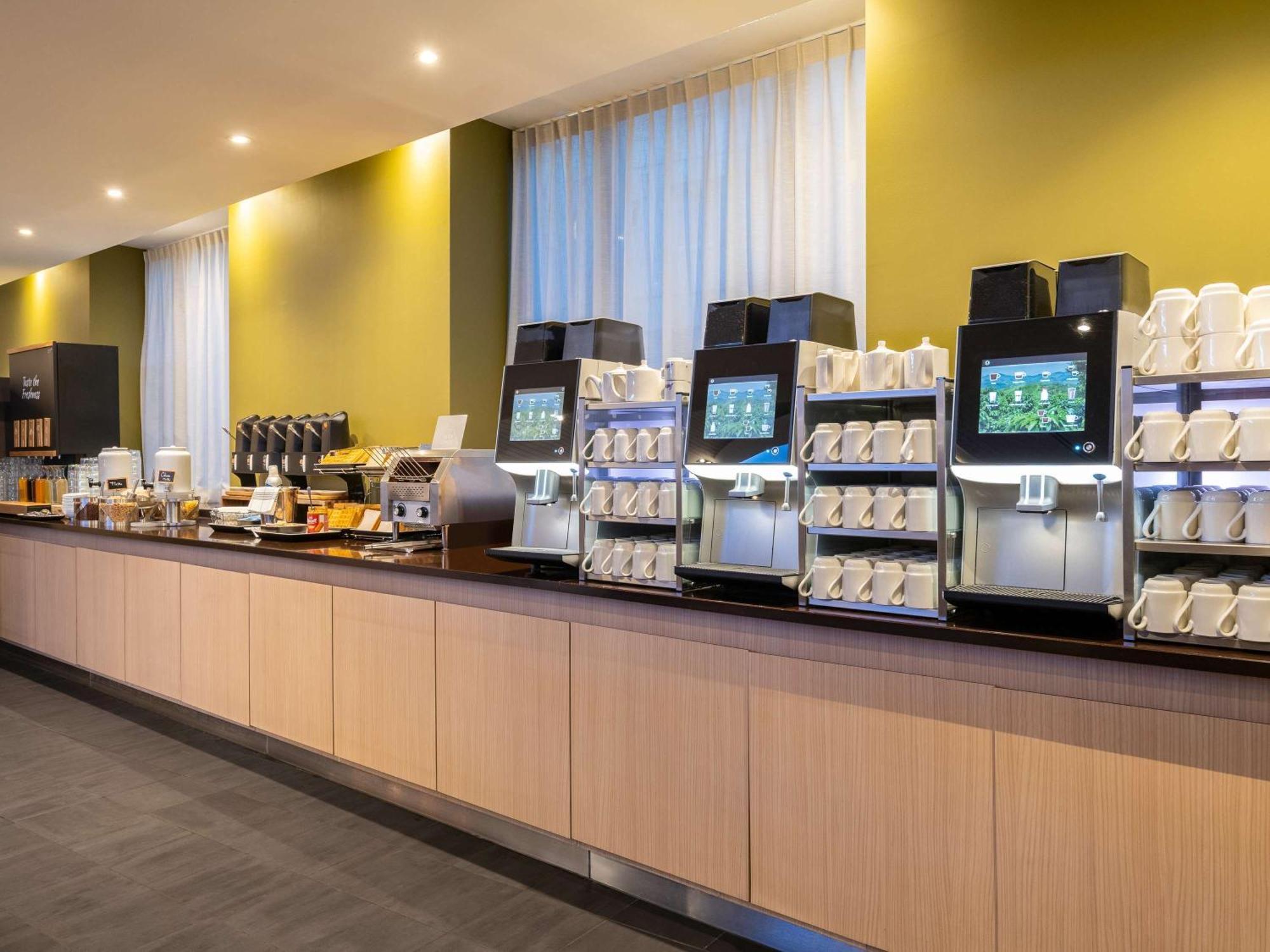 Novotel Brussels City Centre Esterno foto